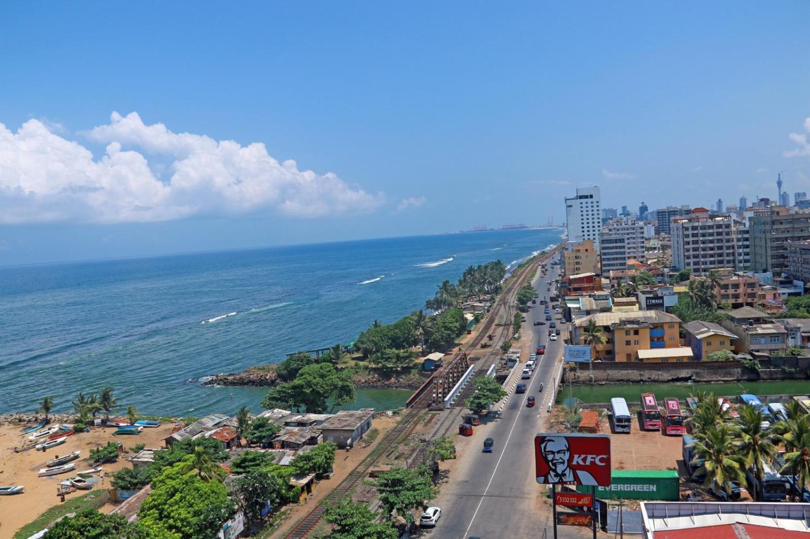 Global Towers Hotel & Apartments Colombo Exterior photo