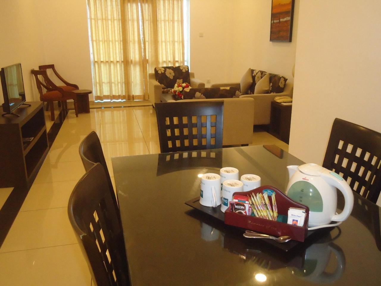 Global Towers Hotel & Apartments Colombo Exterior photo
